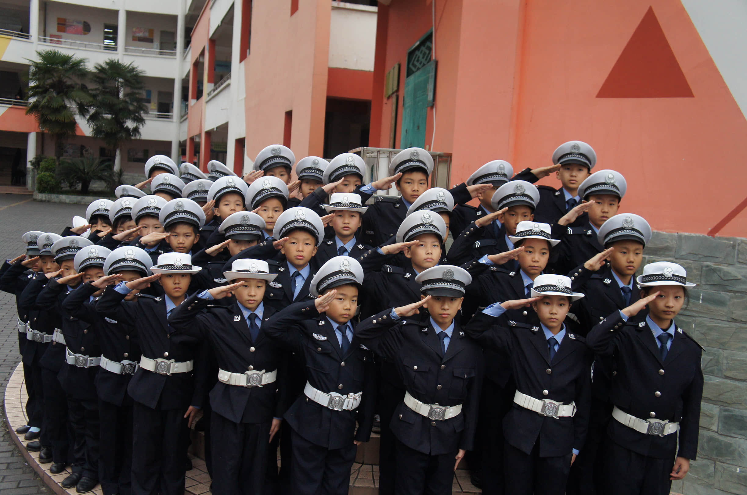 第五届小交警.JPG