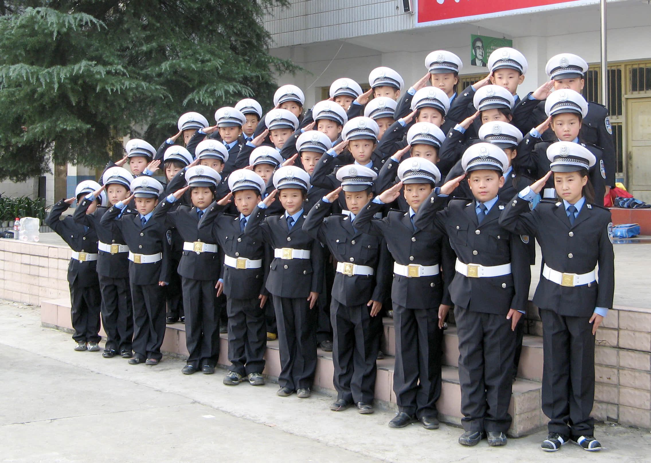 第一届小交警.jpg