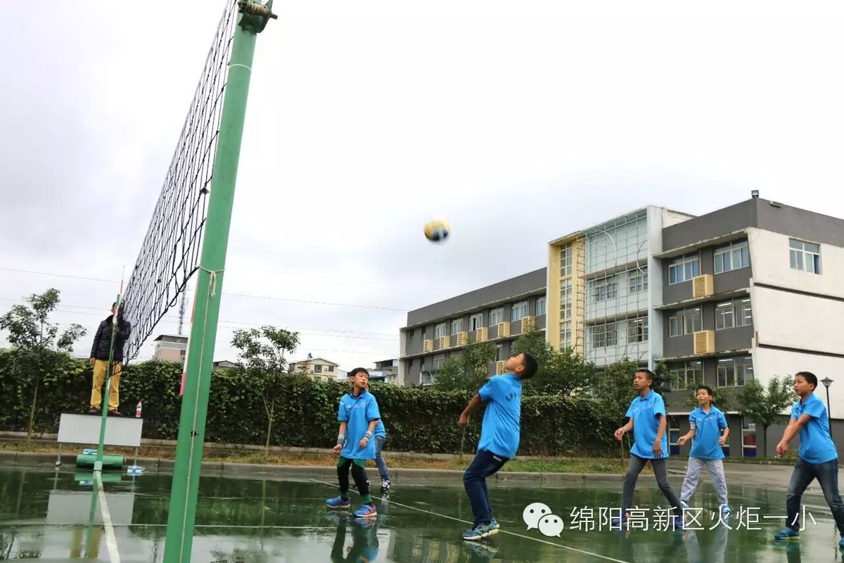 【3、排球赛场写真】我们是顽强的排球小子!