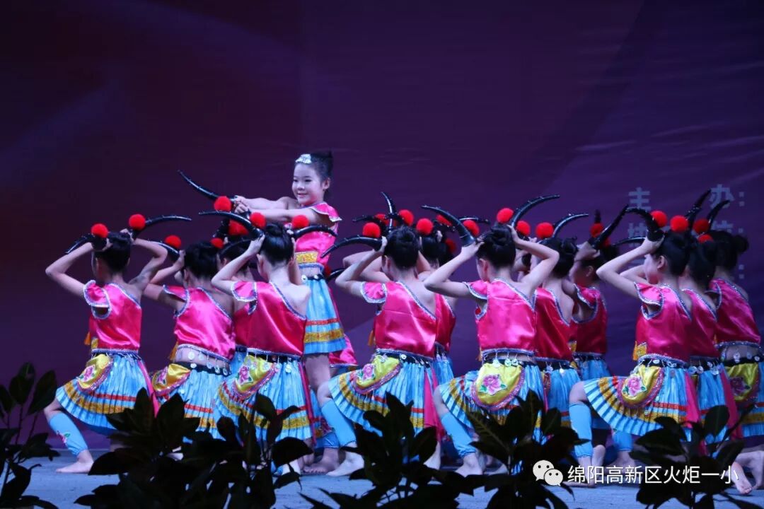 undefined 【火一喜讯】我校选手连续五年蝉联绵阳市中小学生演讲比赛小学组冠军