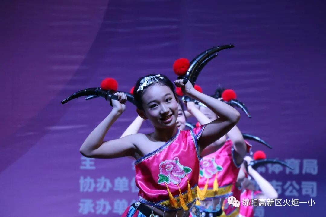 undefined 【火一喜讯】我校选手连续五年蝉联绵阳市中小学生演讲比赛小学组冠军