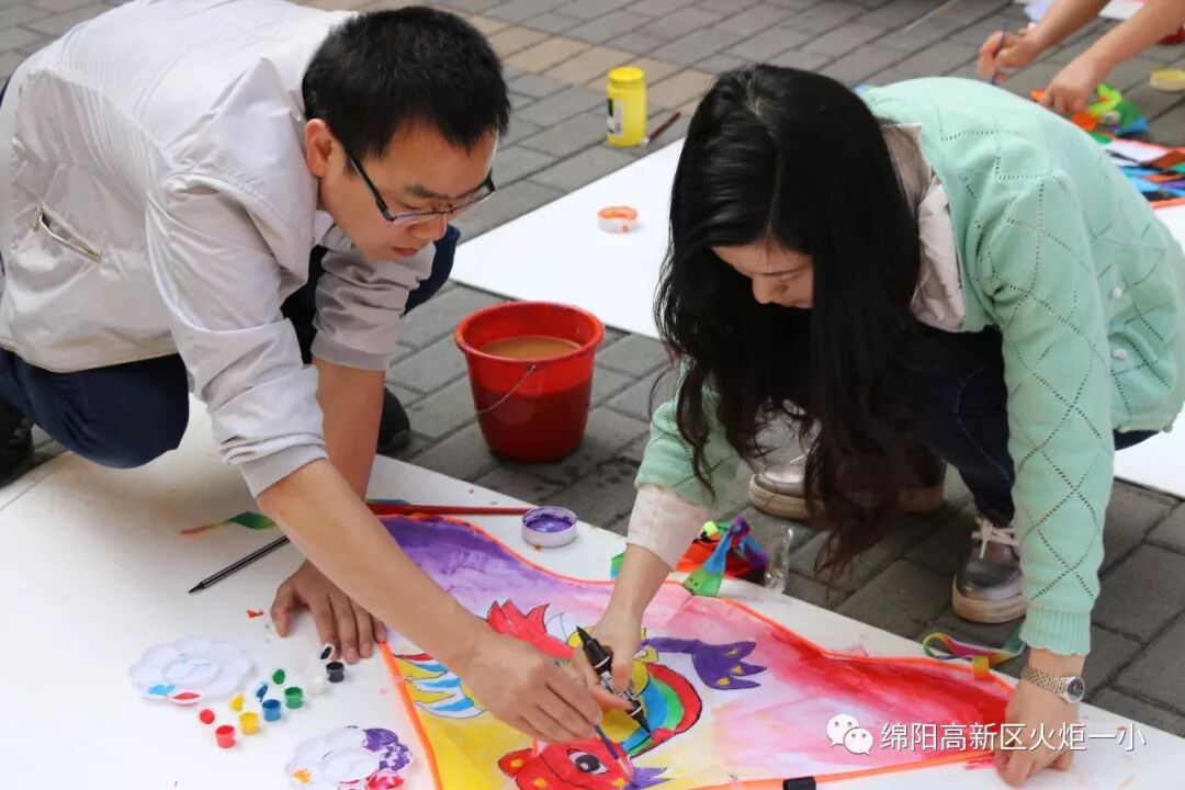 【火一动态】 肆意青春 我们在路上---火炬一小及月社2周年庆典