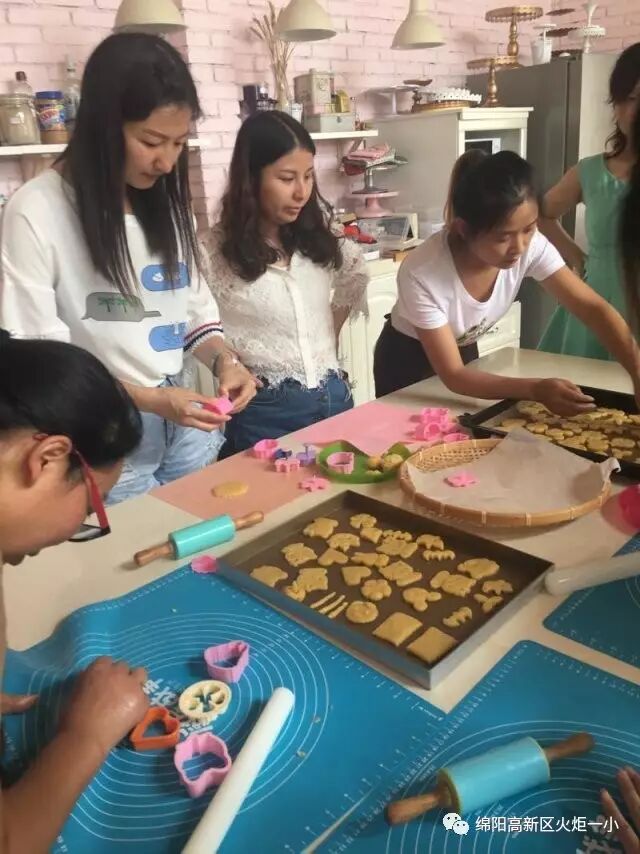 【火一动态】 肆意青春 我们在路上---火炬一小及月社2周年庆典