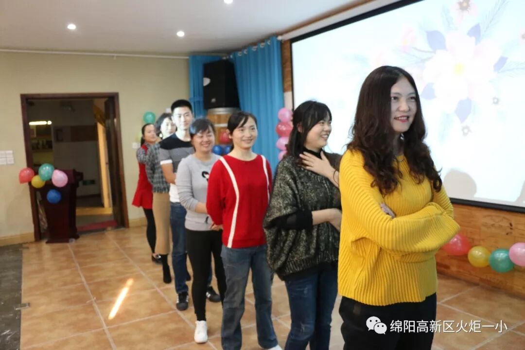 【火一动态】 肆意青春 我们在路上---火炬一小及月社2周年庆典