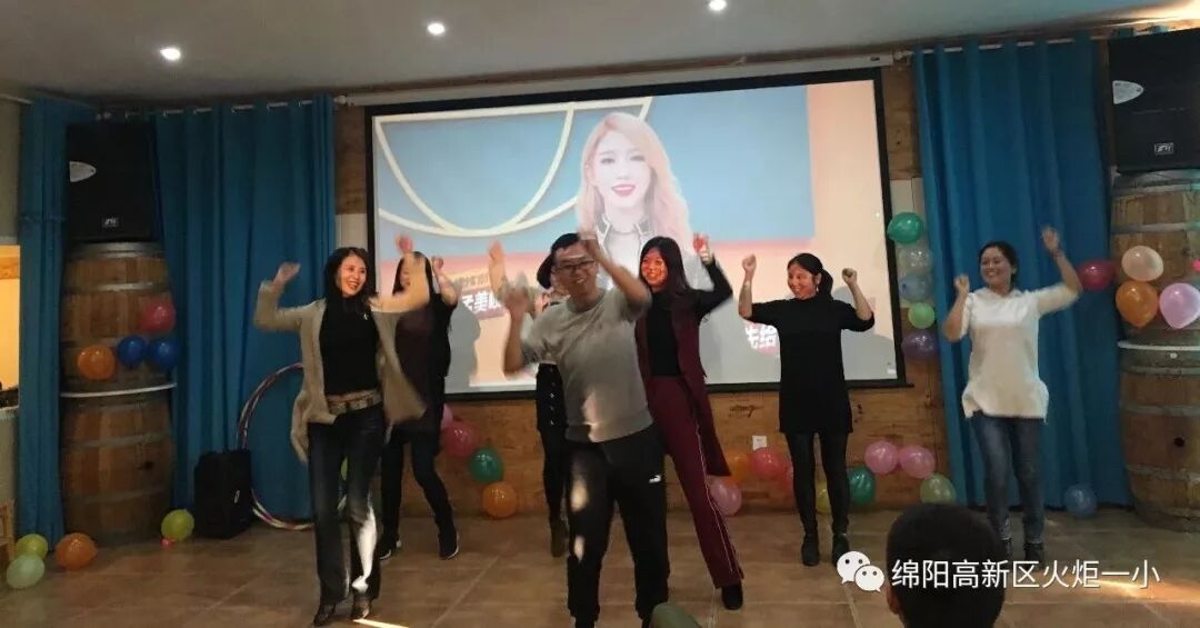 【火一动态】 肆意青春 我们在路上---火炬一小及月社2周年庆典