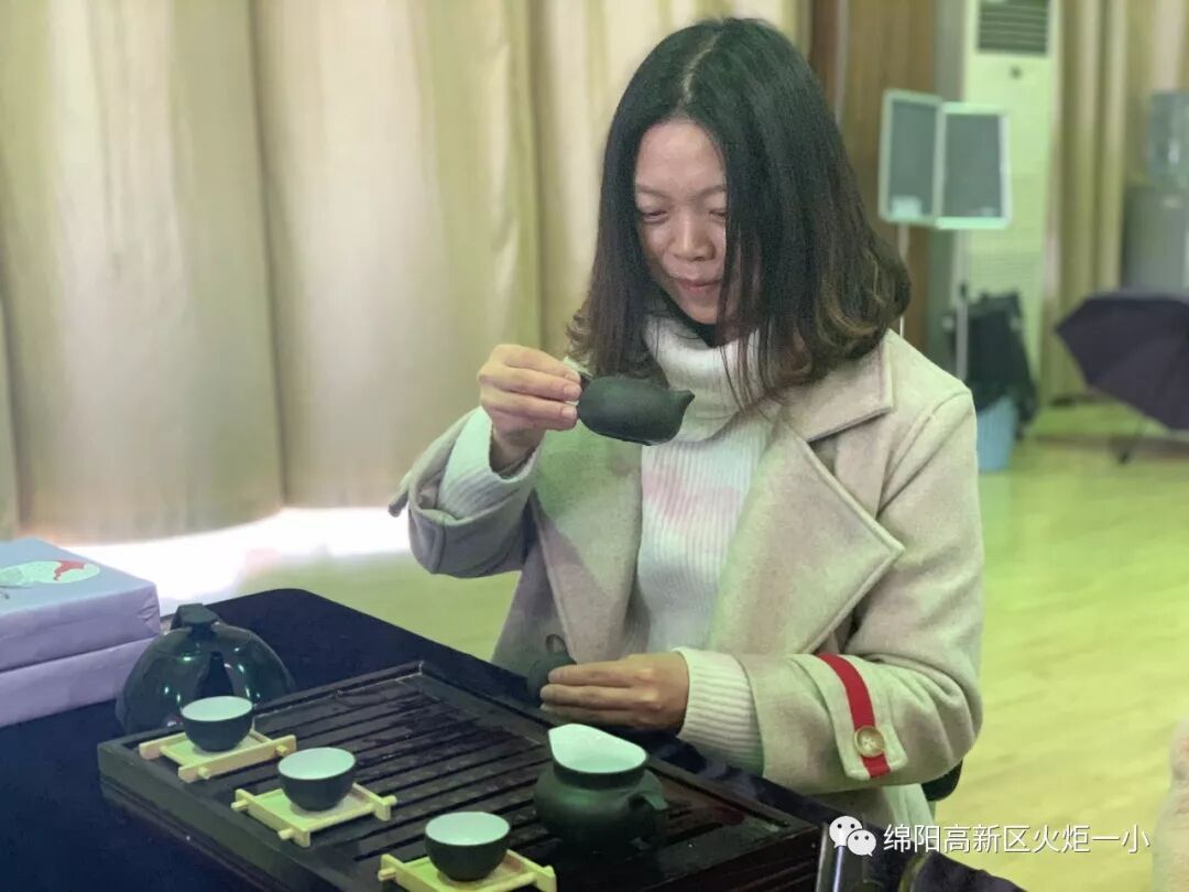 【火一动态】品⼀缕茶香,悟幸福味道——火炬一小“三.八”节教师生活课程
