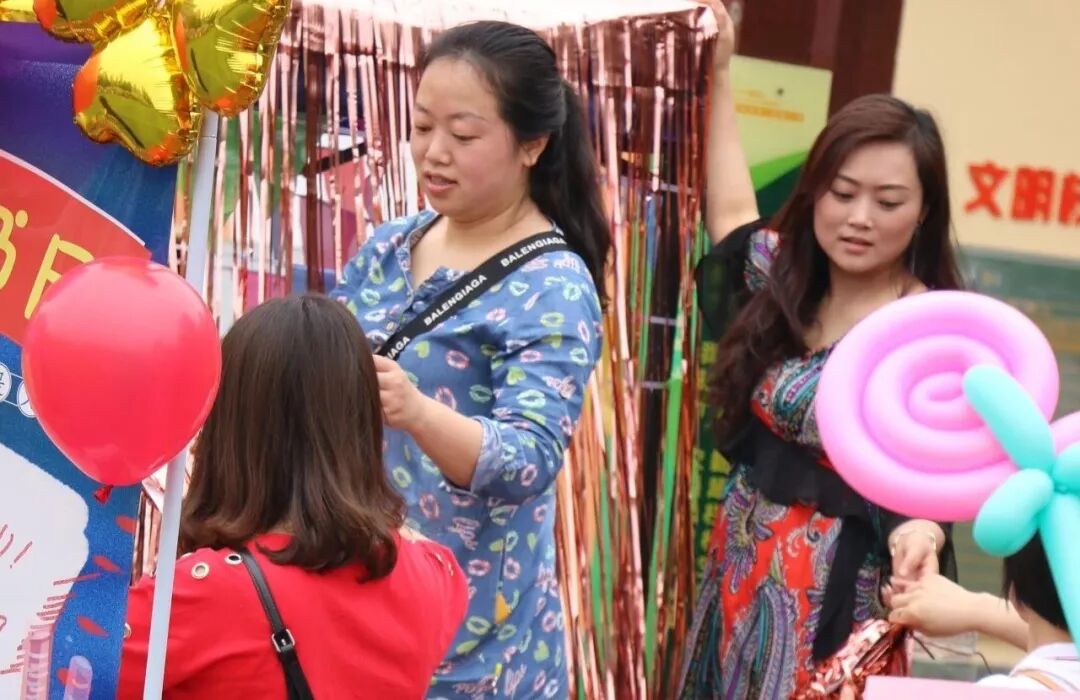 【火一读书节】跳蚤书市淘快乐,幸福一小飘书香 ——第六届跳蚤书市