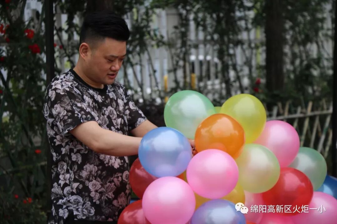 【火一读书节】跳蚤书市淘快乐,幸福一小飘书香 ——第六届跳蚤书市