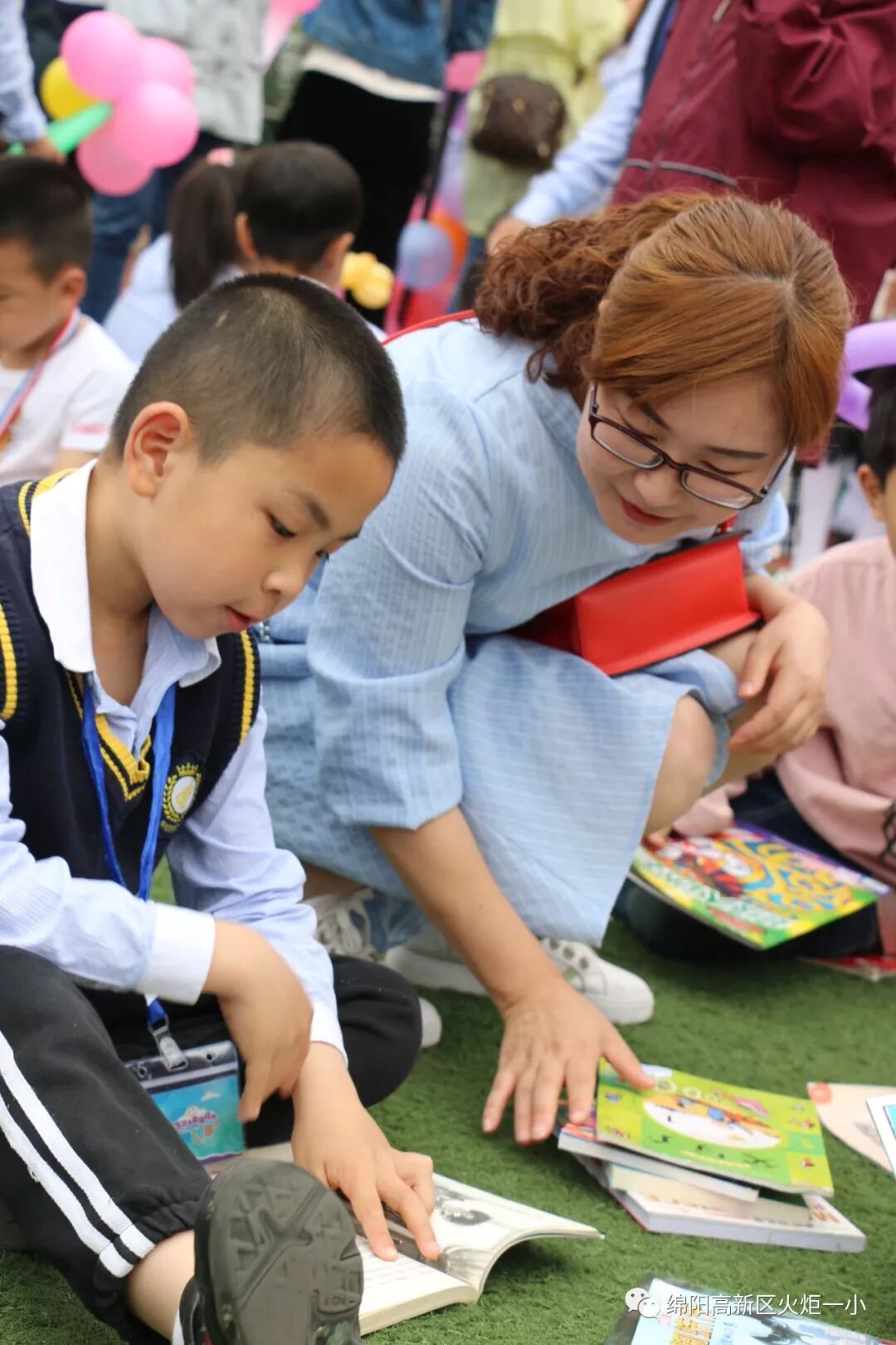 【火一读书节】跳蚤书市淘快乐,幸福一小飘书香 ——第六届跳蚤书市