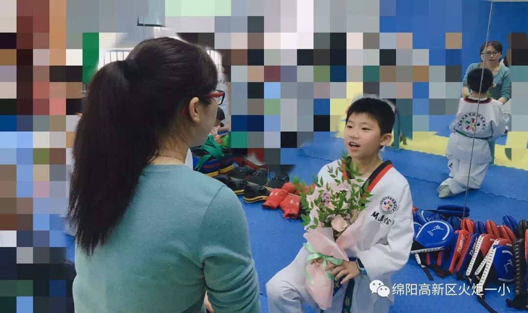 【火一动态】亲爱的妈妈,我爱您——火炬一小母亲节感恩活动