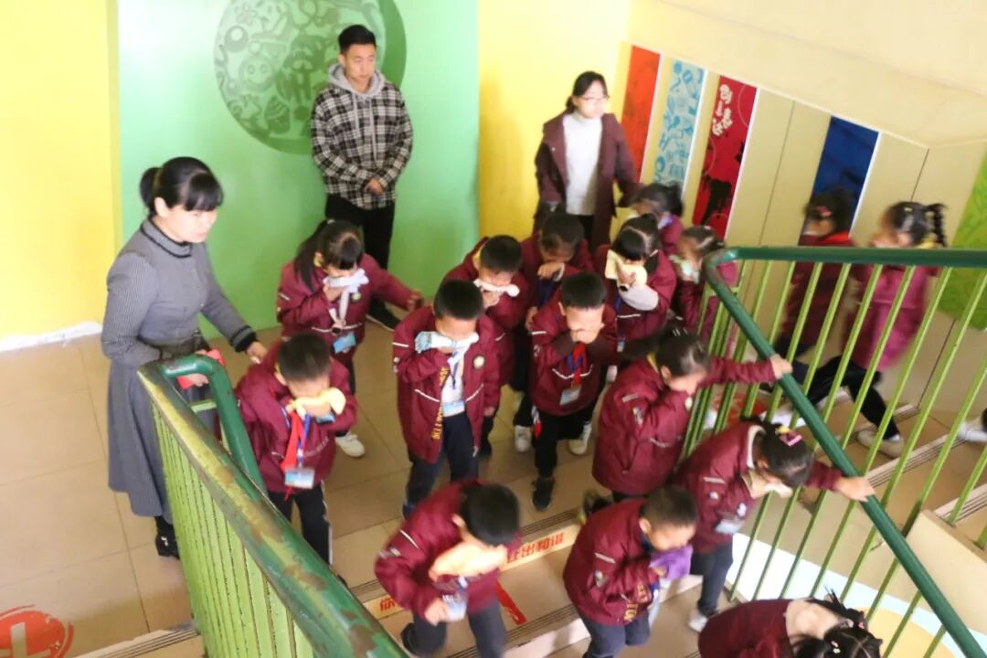 【火一动态】防患未然 生命至上 ——火炬一小2019年秋消防安全疏散演练