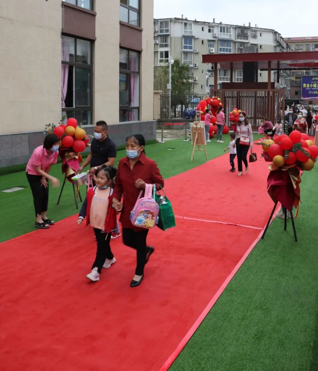 【一幼开园日】遇见一幼，遇见美好│开学了，可以不管不顾的给我一个拥抱