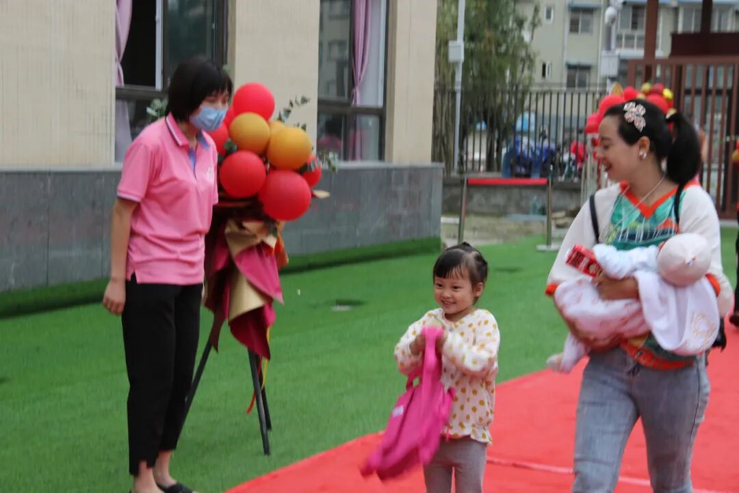 【一幼开园日】遇见一幼，遇见美好│开学了，可以不管不顾的给我一个拥抱