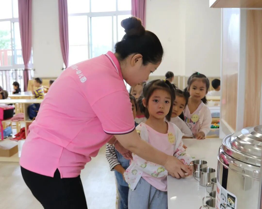 【一幼开园日】遇见一幼，遇见美好│开学了，可以不管不顾的给我一个拥抱