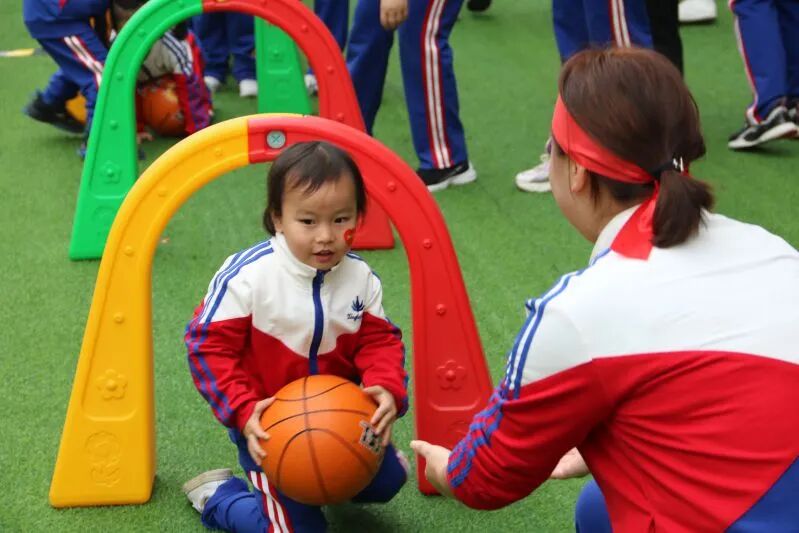 【一幼动态】与爱同行，伴我成长 ——记第一届“成长的力量”亲子同乐会