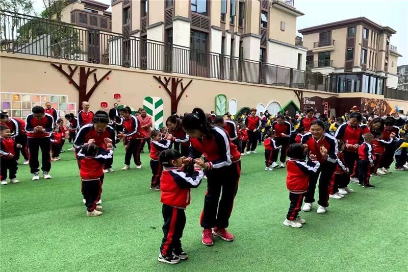 【一幼动态】与爱同行，伴我成长 ——记第一届“成长的力量”亲子同乐会