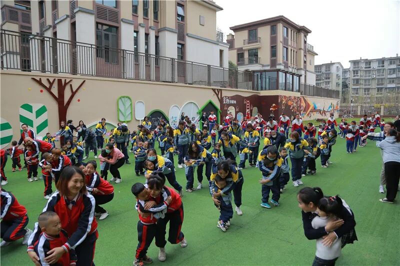 【一幼动态】与爱同行，伴我成长 ——记第一届“成长的力量”亲子同乐会