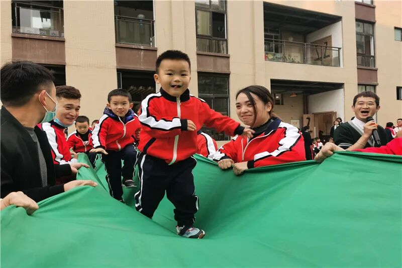 【一幼动态】与爱同行，伴我成长 ——记第一届“成长的力量”亲子同乐会