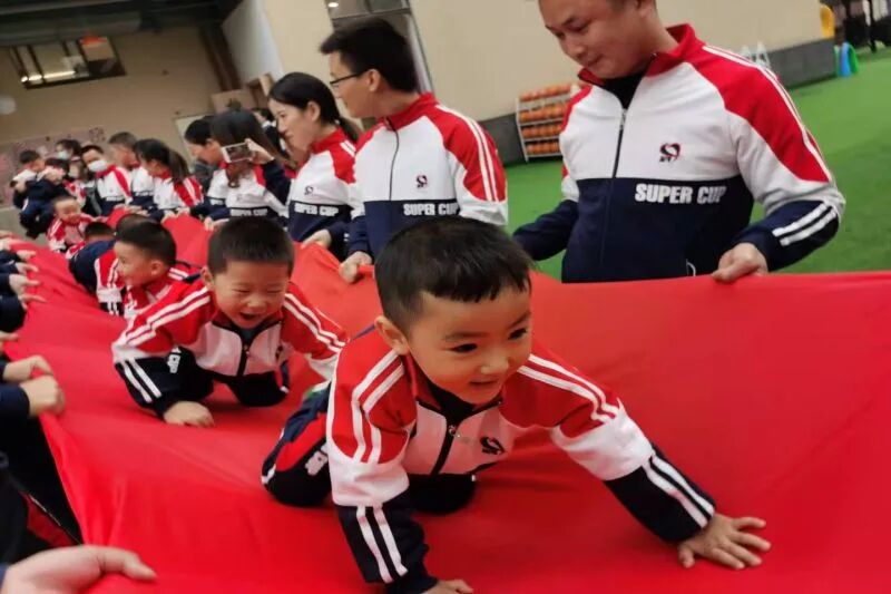 【一幼动态】与爱同行，伴我成长 ——记第一届“成长的力量”亲子同乐会