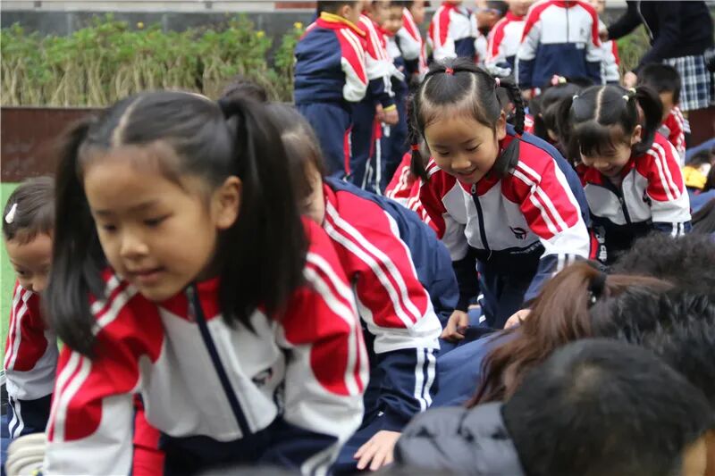 【一幼动态】与爱同行，伴我成长 ——记第一届“成长的力量”亲子同乐会