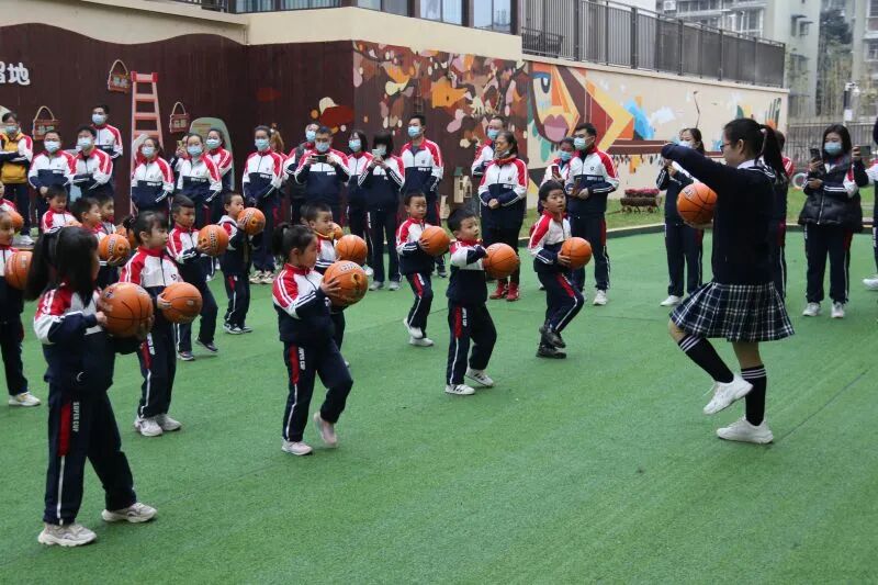 【一幼动态】与爱同行，伴我成长 ——记第一届“成长的力量”亲子同乐会
