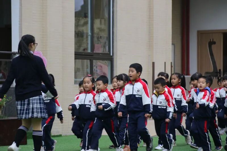 【一幼动态】与爱同行，伴我成长 ——记第一届“成长的力量”亲子同乐会