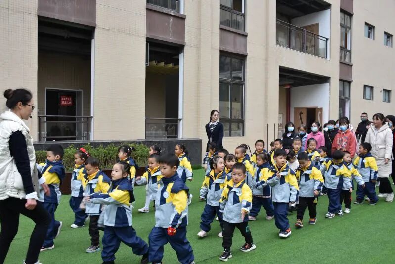 【一幼动态】与爱同行，伴我成长 ——记第一届“成长的力量”亲子同乐会