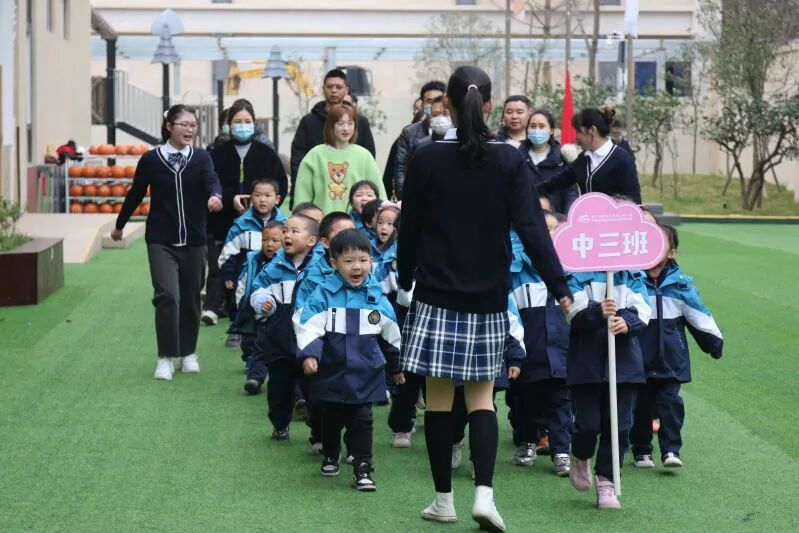 【一幼动态】与爱同行，伴我成长 ——记第一届“成长的力量”亲子同乐会