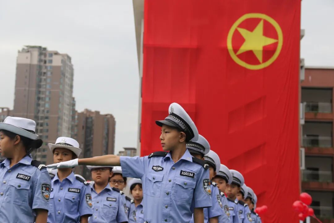 【火一动态】阳光下成长,幸福中绽放|| 线艺工作坊·儿童歌舞剧·小交警方阵亮相绵阳高新区第十届中小学生艺术汇演活动