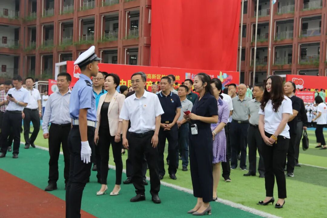 【火一动态】阳光下成长,幸福中绽放|| 线艺工作坊·儿童歌舞剧·小交警方阵亮相绵阳高新区第十届中小学生艺术汇演活动
