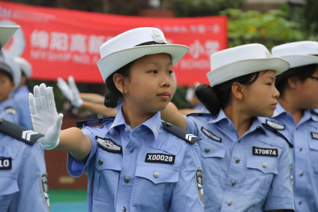 【火一动态】阳光下成长,幸福中绽放|| 线艺工作坊·儿童歌舞剧·小交警方阵亮相绵阳高新区第十届中小学生艺术汇演活动
