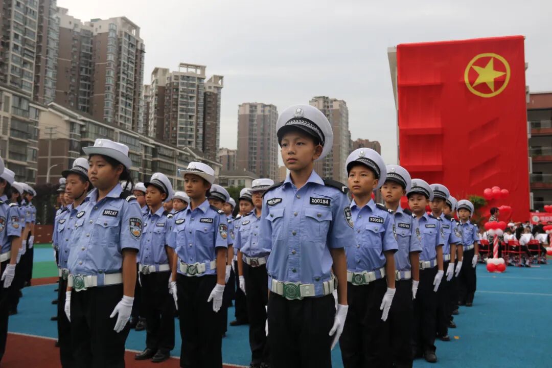 【火一动态】阳光下成长,幸福中绽放|| 线艺工作坊·儿童歌舞剧·小交警方阵亮相绵阳高新区第十届中小学生艺术汇演活动