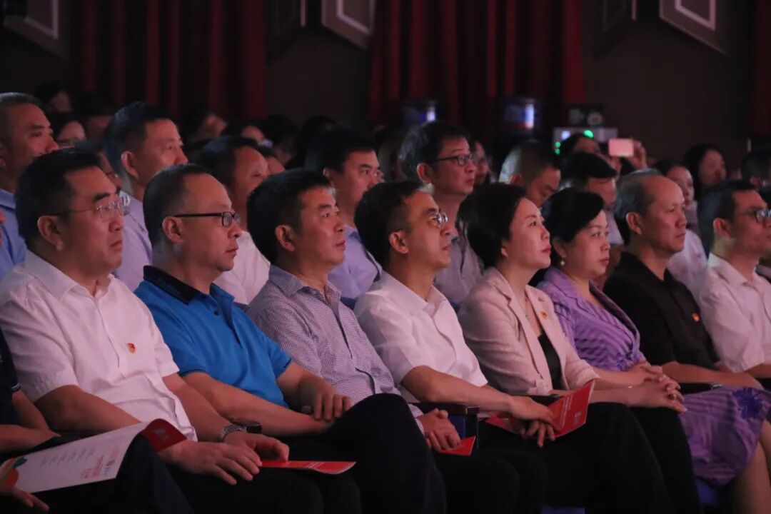 【火一动态】阳光下成长,幸福中绽放|| 线艺工作坊·儿童歌舞剧·小交警方阵亮相绵阳高新区第十届中小学生艺术汇演活动