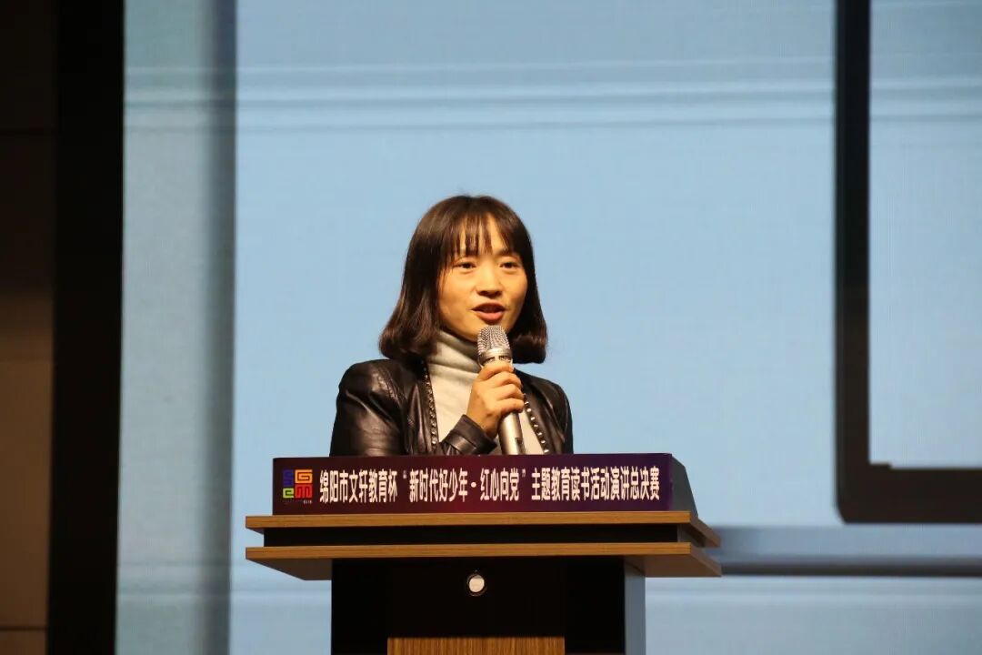 【火一动态】推进年级自主管理    构建团队新样态 |第二十七期教师论坛