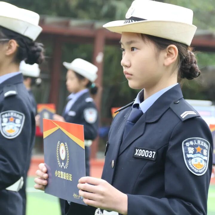 【火一动态】守法规知礼让 安全文明出行|火炬一小“12.2”交通安全日系列主题活动