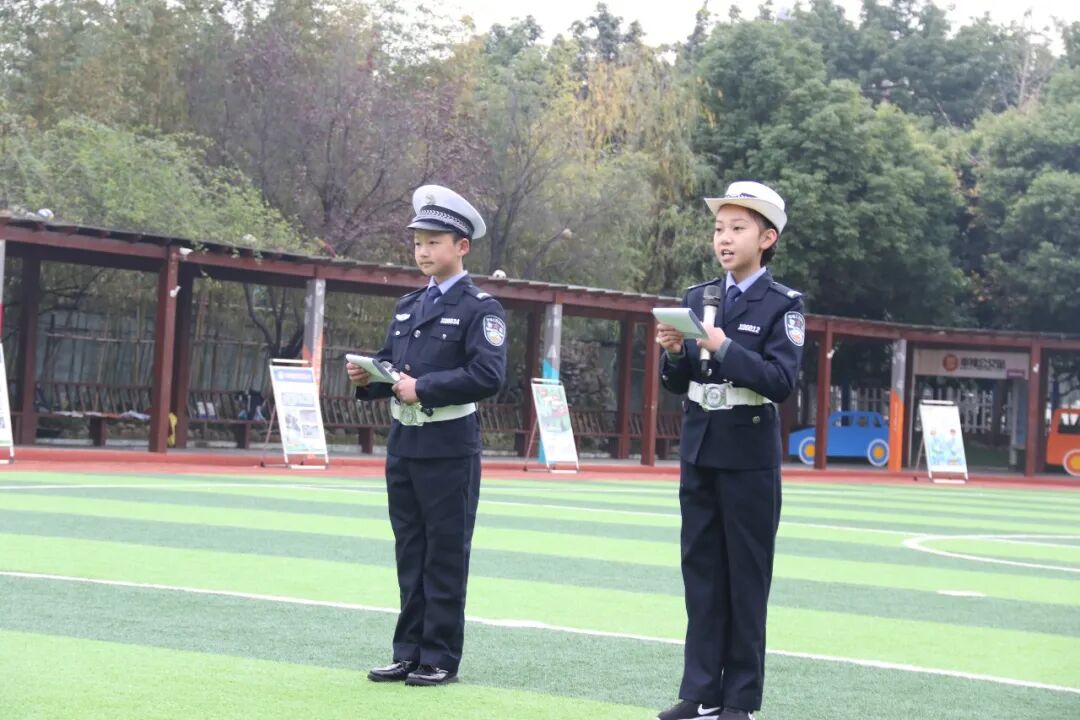 【火一动态】守法规知礼让 安全文明出行|火炬一小“12.2”交通安全日系列主题活动