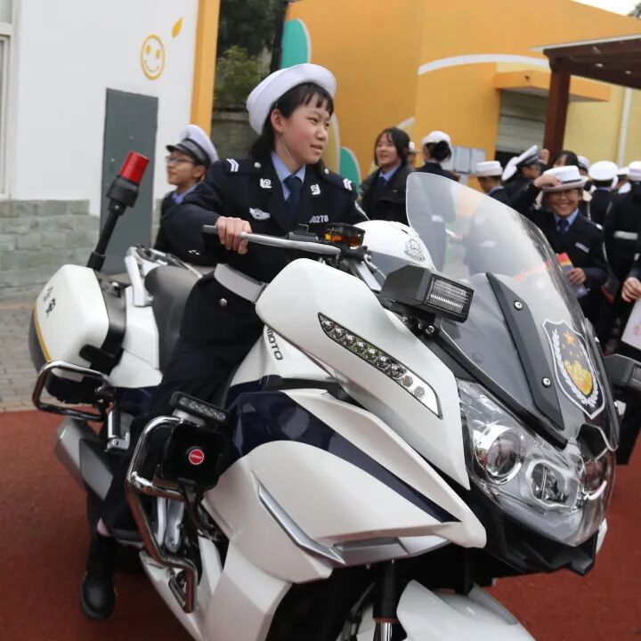 【火一动态】守法规知礼让 安全文明出行|火炬一小“12.2”交通安全日系列主题活动