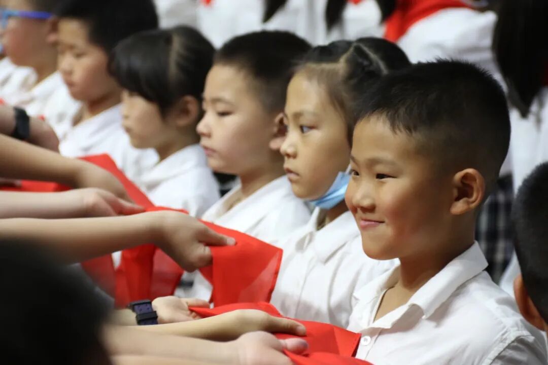 火一动态|喜迎二十大 争做好队员||2022年春新队员入队仪式