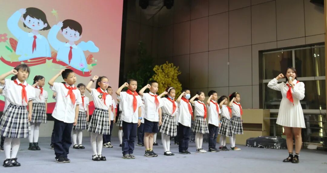 火一动态|喜迎二十大 争做好队员||2022年春新队员入队仪式