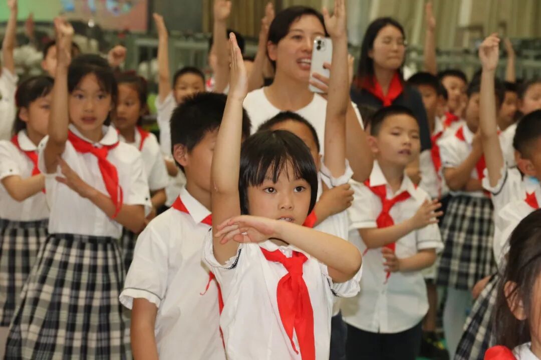 火一动态|喜迎二十大 争做好队员||2022年春新队员入队仪式