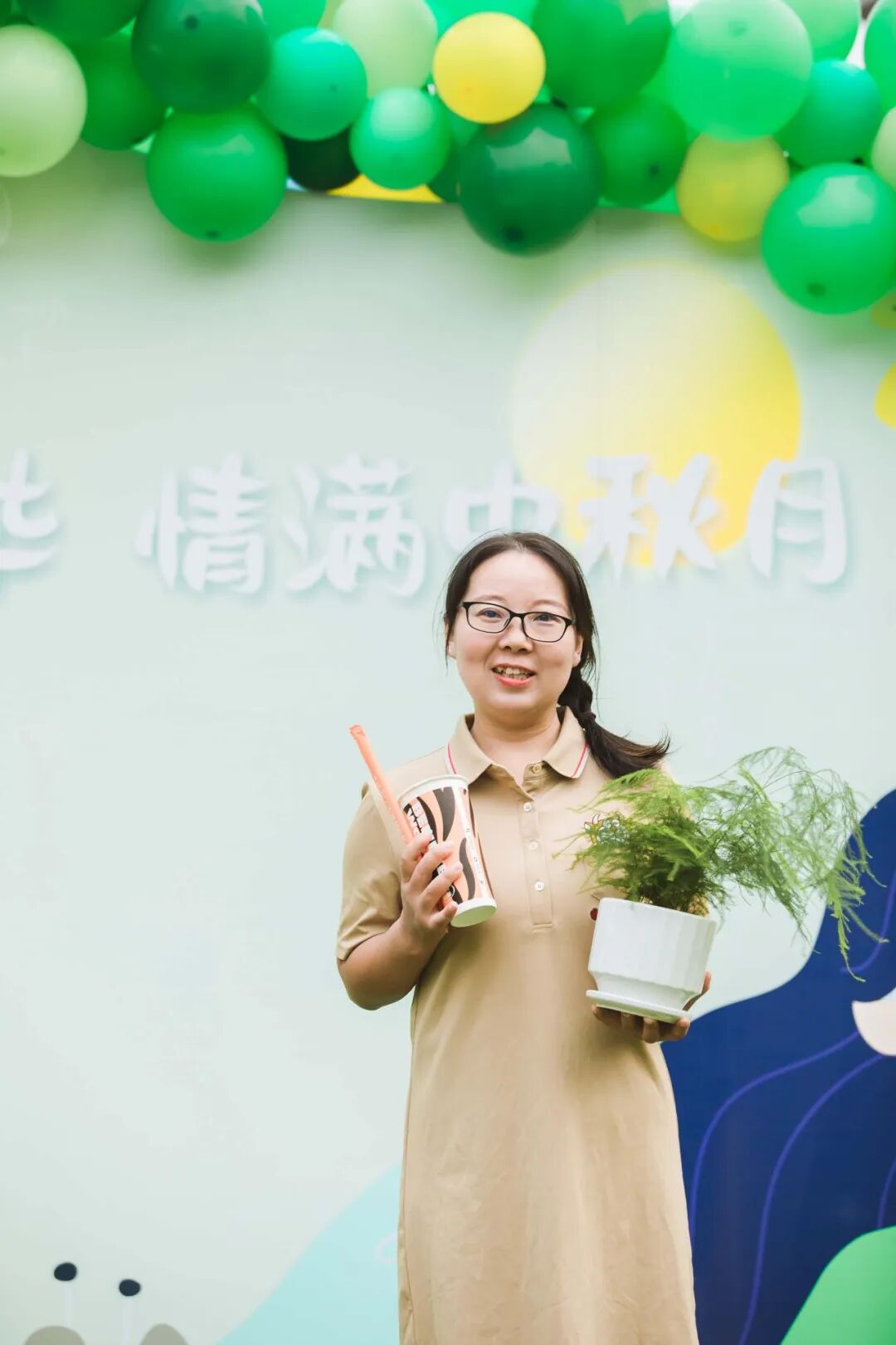 火一动态|笔端生芳华 情满中秋月|| 火炬一小教师节/中秋节“双节”庆祝活动