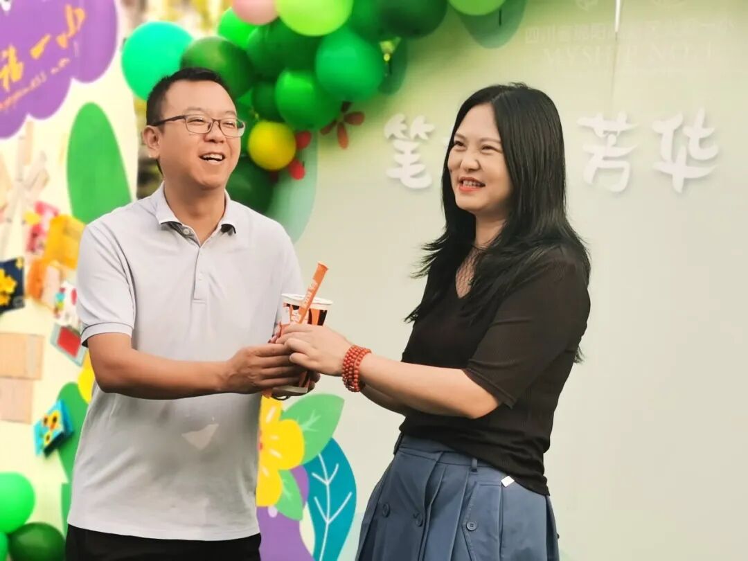 火一动态|笔端生芳华 情满中秋月|| 火炬一小教师节/中秋节“双节”庆祝活动