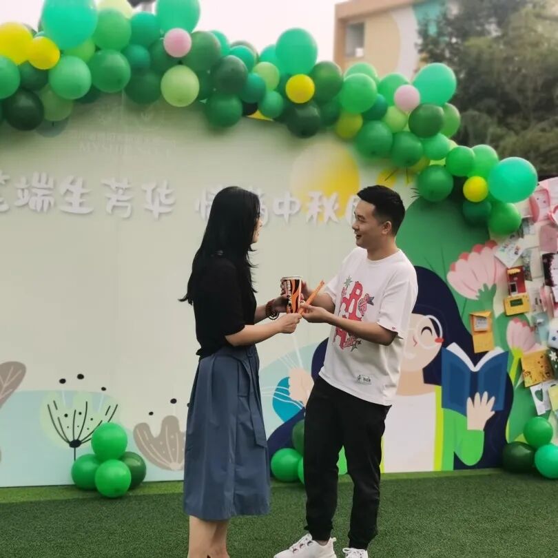 火一动态|笔端生芳华 情满中秋月|| 火炬一小教师节/中秋节“双节”庆祝活动