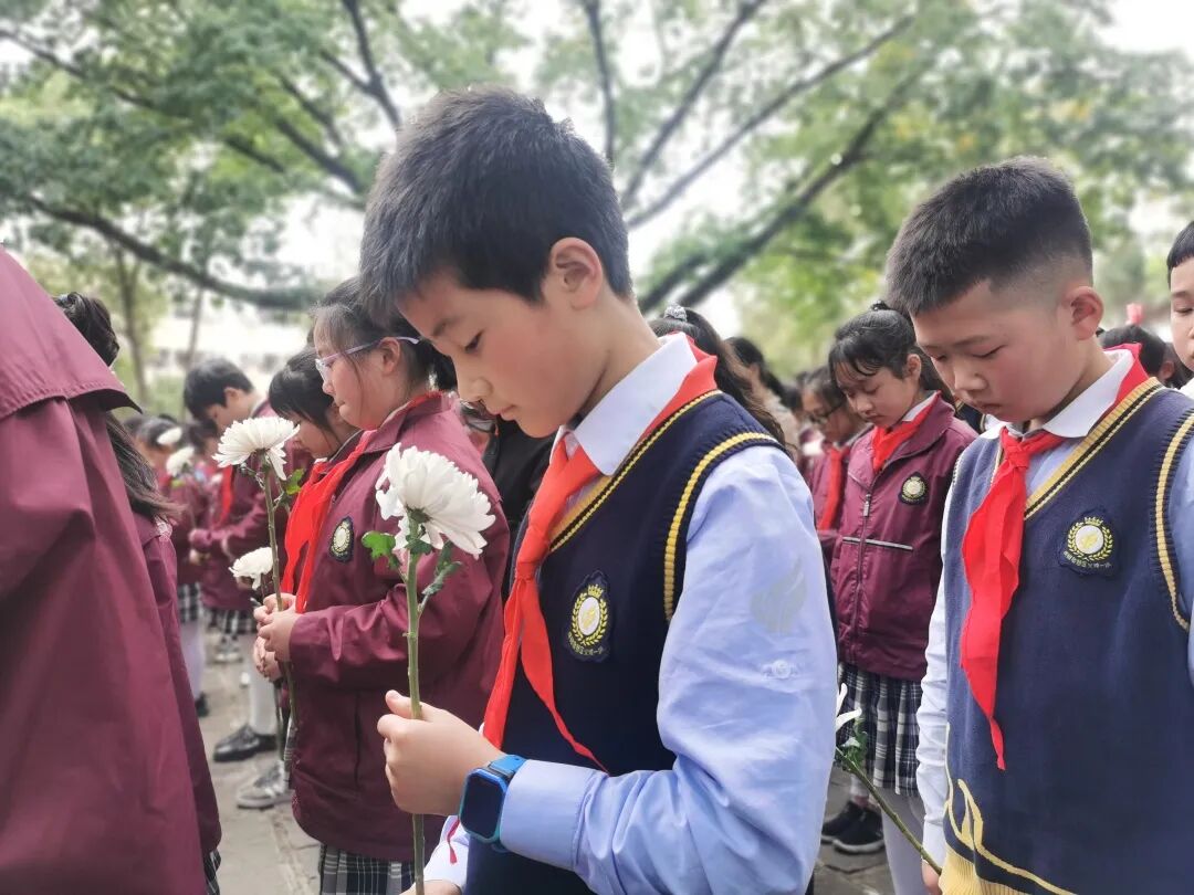火一动态|缅怀英雄先烈  传承红色基因||清明祭扫活动
