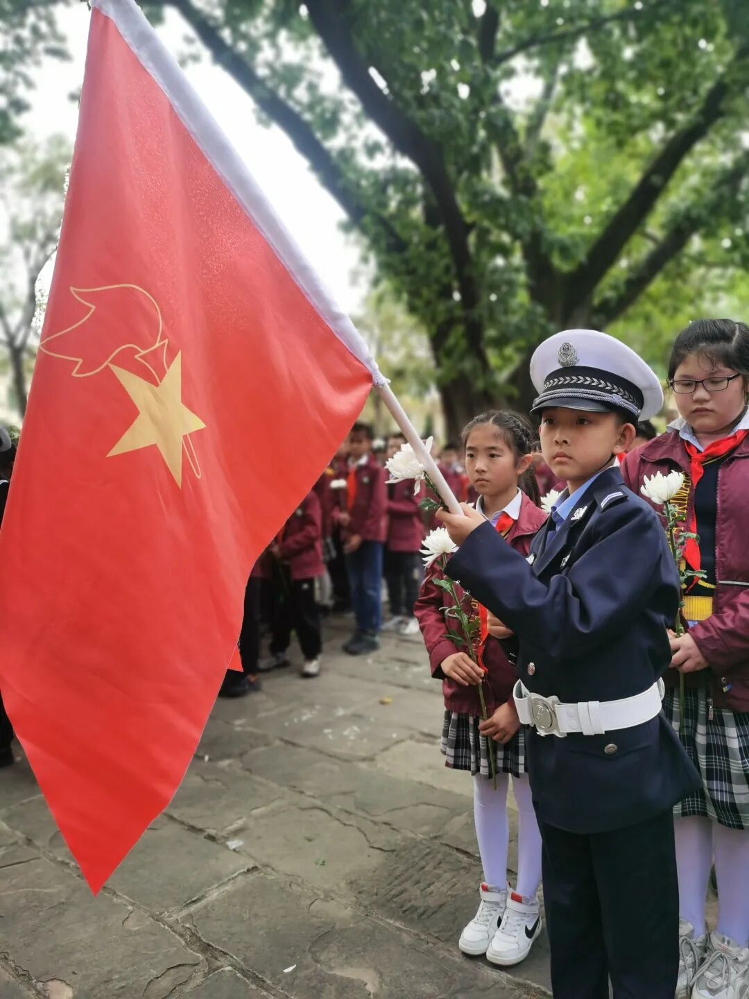 火一动态|缅怀英雄先烈  传承红色基因||清明祭扫活动