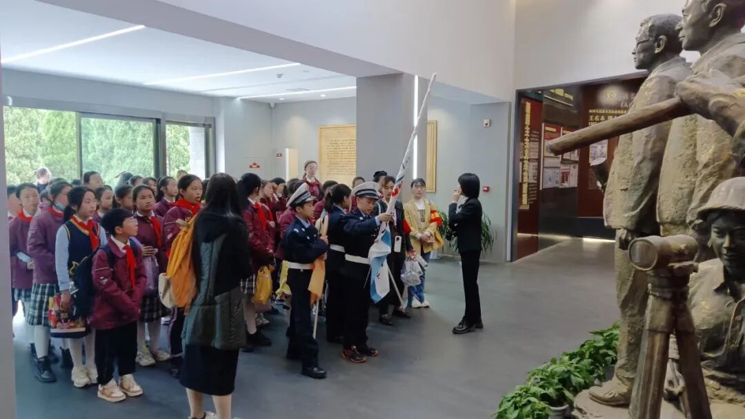 火一动态|缅怀英雄先烈  传承红色基因||清明祭扫活动