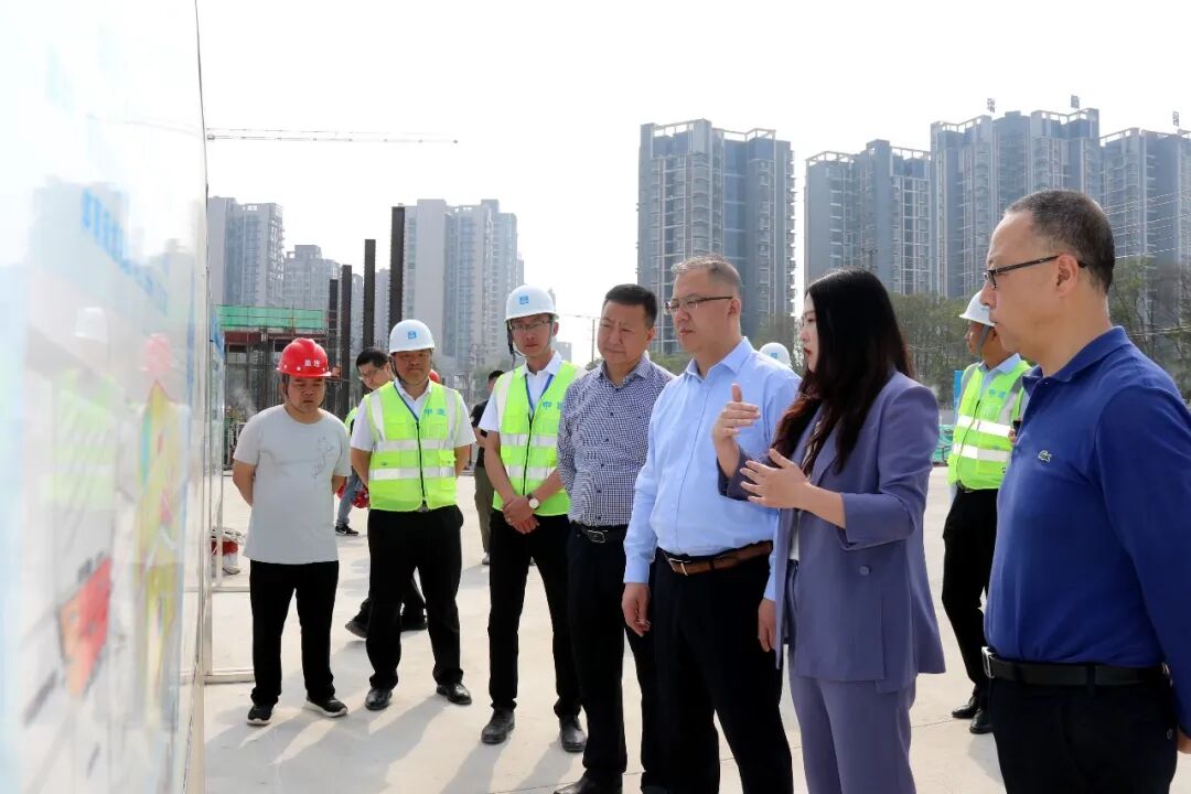 火一新校区建设 |市政府党组副书记，科技城党工委副书记、管委会主任梁磊调研火炬一小A校区
