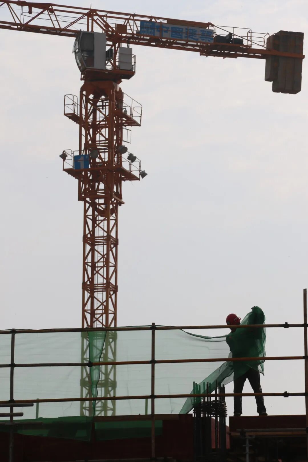火一新校区建设 |市政府党组副书记，科技城党工委副书记、管委会主任梁磊调研火炬一小A校区