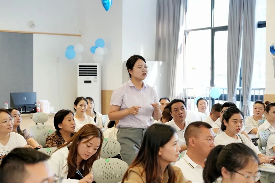 火一动态|火炬一小2023年秋一年级新生家长会