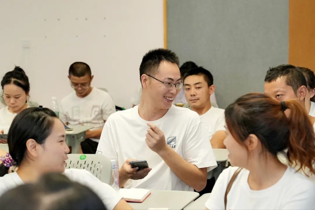 火一动态|火炬一小2023年秋一年级新生家长会